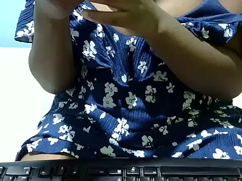 prettylacey3 online show from December 1, 2025, 5:34 am