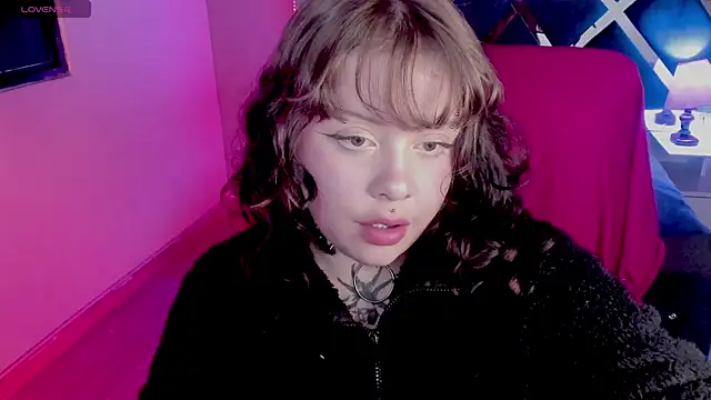 Snapshot of Sabrina_scarlett chatting on March 17, 2025, 9:02 pm Sabrina scarlett online show from March 17, 2025, 9:02 pm