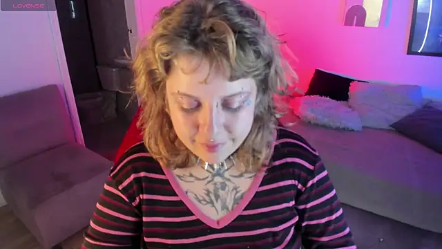 Snapshot of Sabrina_scarlett chatting on October 17, 2025, 4:59 am Sabrina scarlett online show from October 17, 2025, 4:59 am