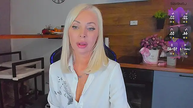 Miya Kisss online show from November 24, 2025, 2:39 pm