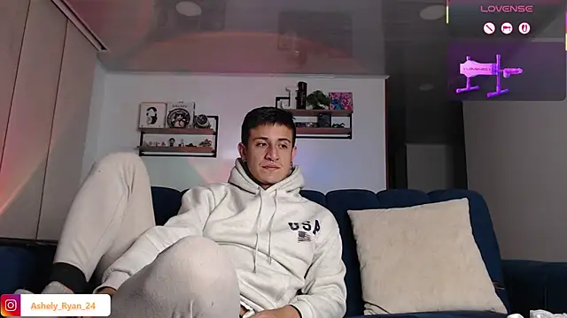 Snapshot of ashely_ryan24 chatting on February 24, 2026, 12:41 am ashely ryan24 online show from February 24, 2026, 12:41 am