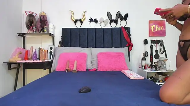 emmily giraldo online show from November 29, 2025, 1:47 pm