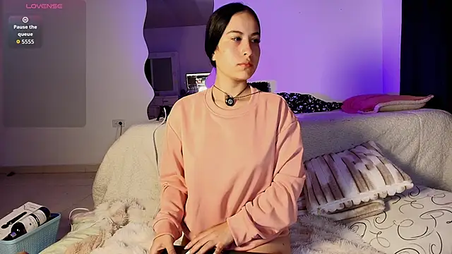 Snapshot of Madeline_Dreams chatting on September 13, 2025, 9:20 am Madeline Dreams online show from September 13, 2025, 9:20 am
