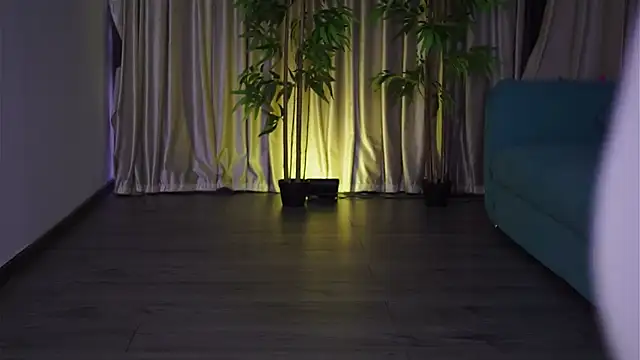 MissKiarra online show from February 20, 2025, 5:12 am