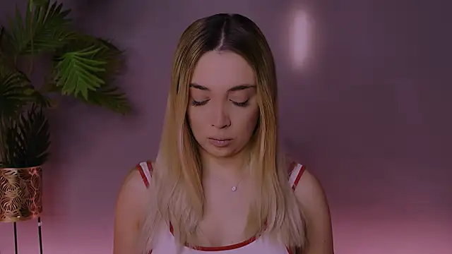 Snapshot of Jessielle chatting on January 14, 2026, 7:14 am Jessielle online show from January 14, 2026, 7:14 am