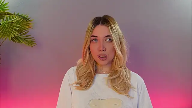 Snapshot of Jessielle chatting on January 18, 2026, 3:27 pm Jessielle online show from January 18, 2026, 3:27 pm