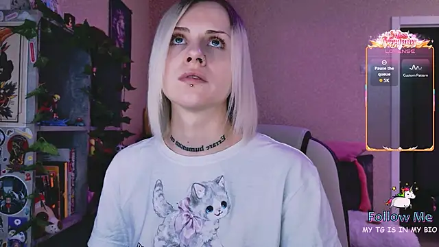 Snapshot of NaniMoore chatting on February 14, 2026, 8:05 pm NaniMoore online show from February 14, 2026, 8:05 pm