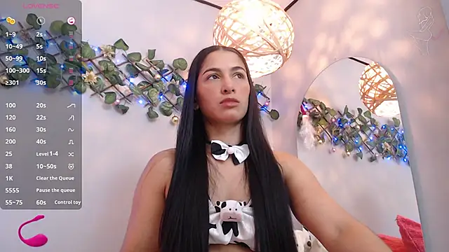 Thayssa ross online show from December 5, 2025, 2:58 pm