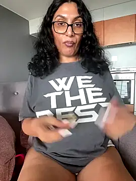 Indianbutter11 online show from November 5, 2025, 6:24 am