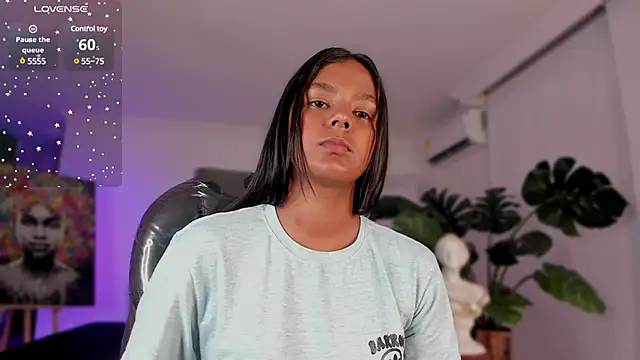Snapshot of JANYLOVE__ chatting on February 6, 2025, 11:21 am JANYLOVE online show from February 6, 2025, 11:21 am