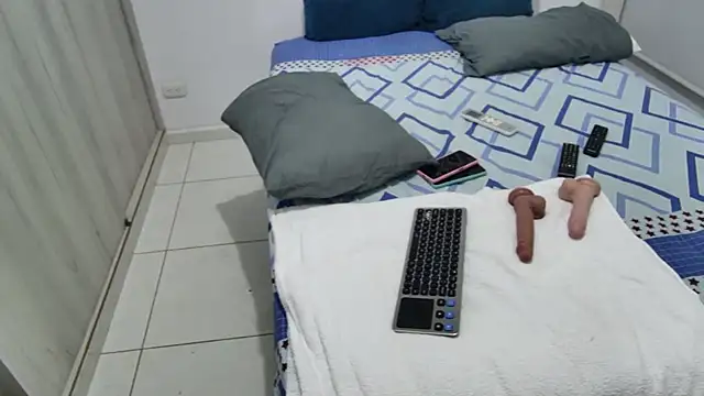 Snapshot of Scarlett_Evanz chatting on February 24, 2025, 5:43 am Scarlett Evanz online show from February 24, 2025, 5:43 am