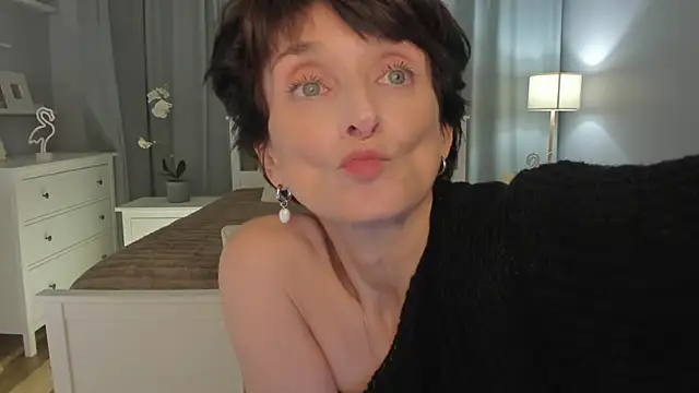 SimonaDeBeauvoir online show from February 13, 2025, 1:59 pm