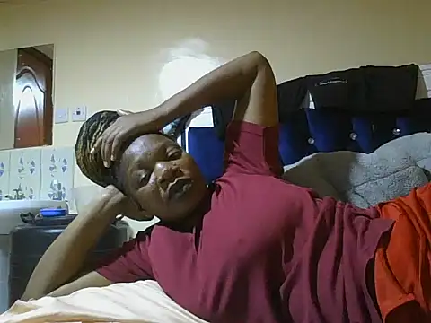 clakemmy250 online show from December 10, 2024, 8:38 pm