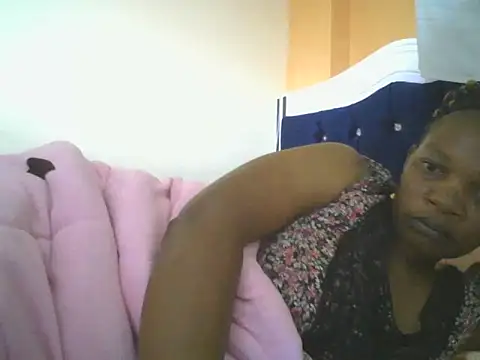 clakemmy250 online show from January 17, 2025, 8:44 pm