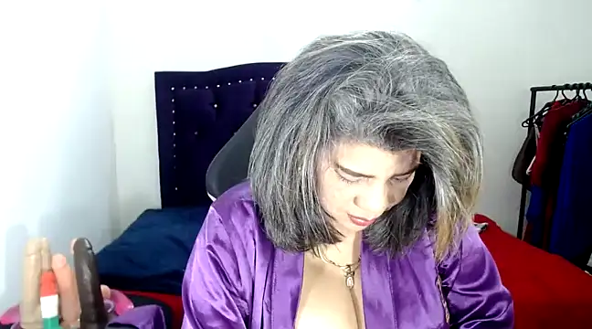 vikyadams online show from March 18, 2025, 1:20 pm