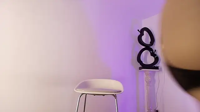 Snapshot of Arya-02 chatting on November 11, 2025, 9:53 am Arya-02 online show from November 11, 2025, 9:53 am