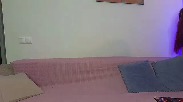 Snapshot of MaxMia chatting on February 19, 2026, 6:53 am MaxMia online show from February 19, 2026, 6:53 am