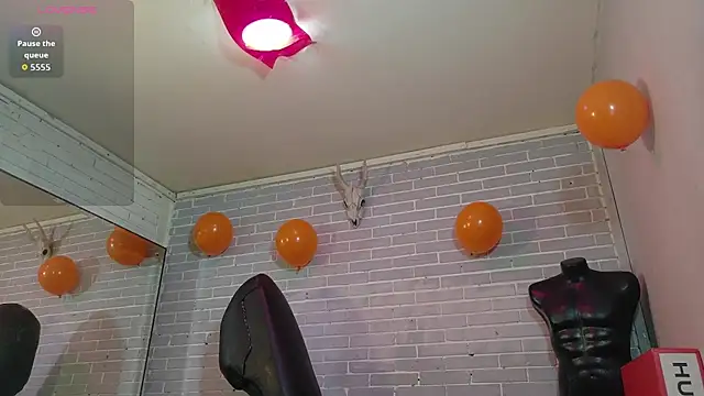 elizatexx online show from October 16, 2025, 8:10 pm