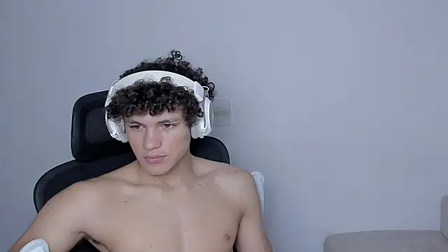 laurent nova online show from November 9, 2025, 7:17 am