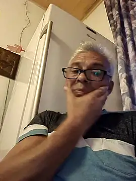 Picolo4111 online show from October 7, 2025, 4:37 pm