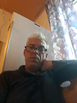 Picolo4111 online show from October 10, 2025, 1:21 pm