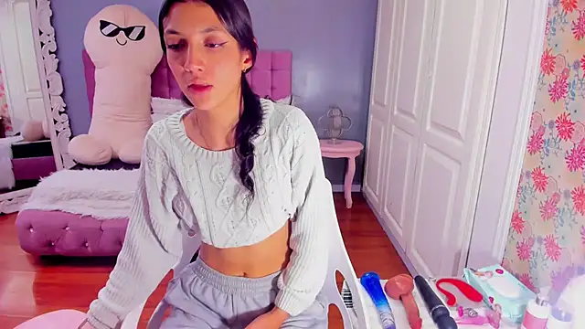 Snapshot of Iris_Stone_ chatting on January 10, 2025, 5:24 pm Iris Stone online show from January 10, 2025, 5:24 pm