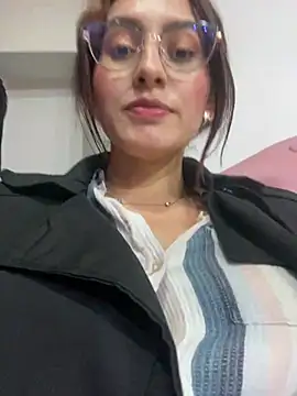 VioletPearson online show from February 15, 2025, 1:10 am