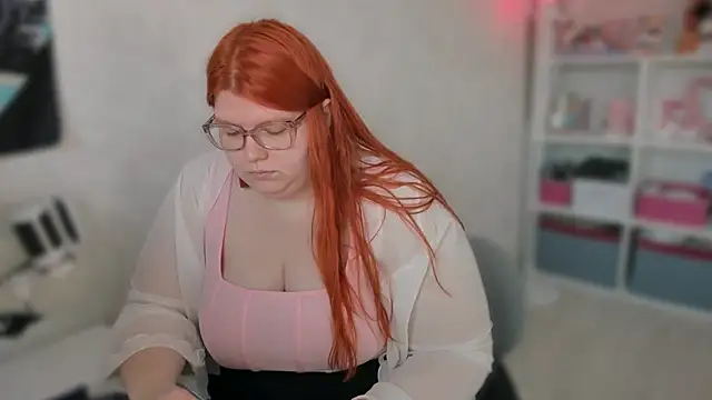 Snapshot of Melissa_Purr chatting on February 11, 2026, 12:43 pm Melissa Purr online show from February 11, 2026, 12:43 pm