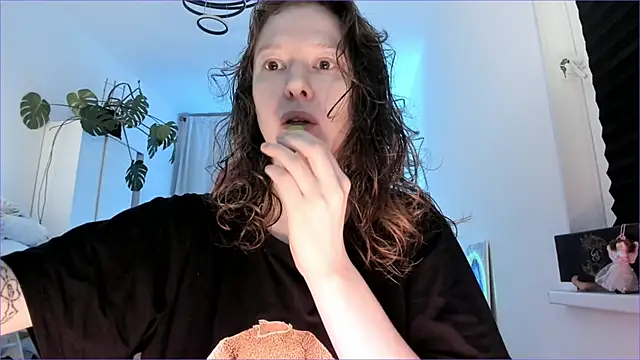 Viktoria Oliverr online show from November 26, 2025, 4:46 am