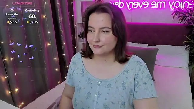 FeralPeach online show from October 24, 2025, 5:37 am