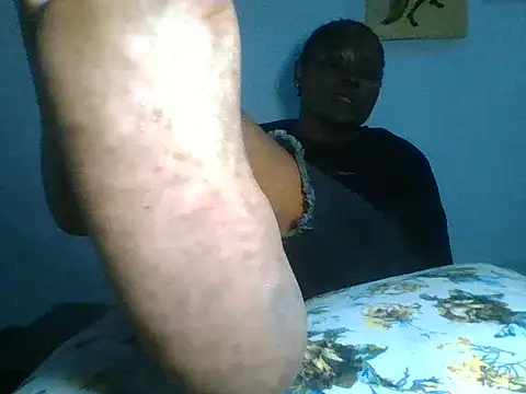 Snapshot of sherry_anne chatting on October 28, 2025, 9:35 am sherry anne online show from October 28, 2025, 9:35 am