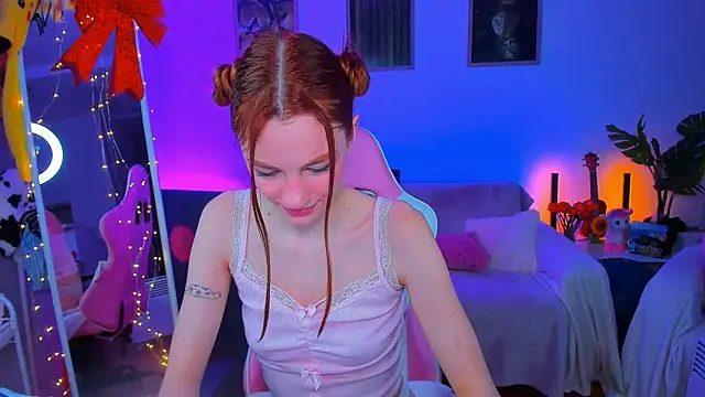 Alyssa Smitt online show from February 10, 2025, 2:30 am