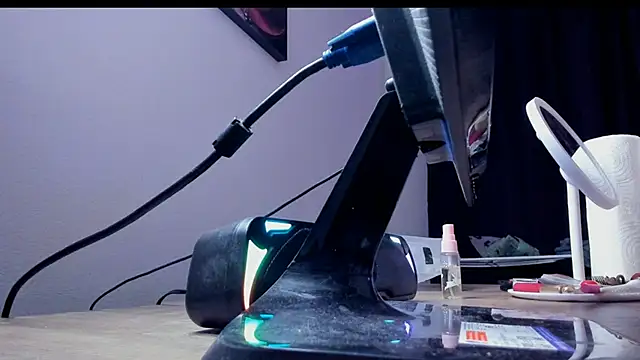 Snapshot of Magic_Allie chatting on December 3, 2025, 6:21 am Magic Allie online show from December 3, 2025, 6:21 am