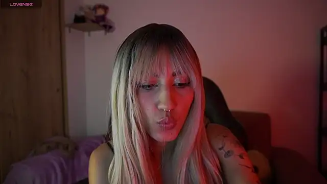 Snapshot of MissKorah chatting on December 26, 2024, 12:36 am MissKorah online show from December 26, 2024, 12:36 am