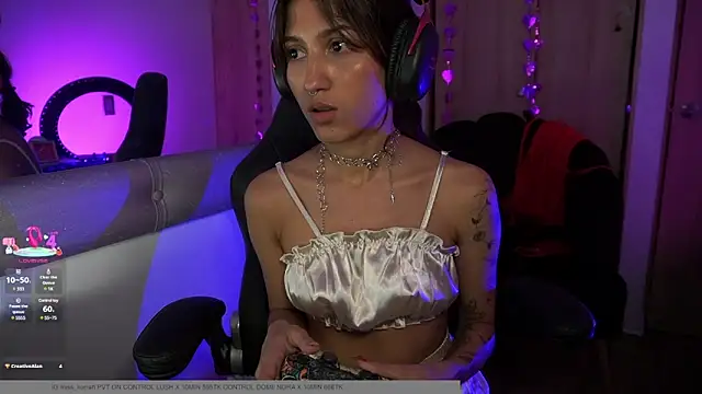 Snapshot of MissKorah chatting on February 28, 2025, 3:37 am MissKorah online show from February 28, 2025, 3:37 am
