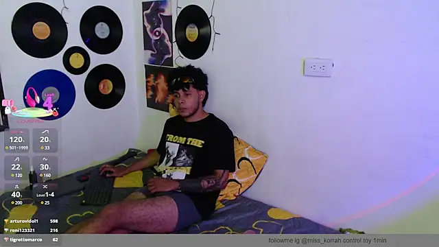Snapshot of MissKorah chatting on March 23, 2025, 4:27 am MissKorah online show from March 23, 2025, 4:27 am