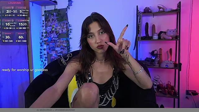 MissKorah online show from December 2, 2025, 10:05 pm