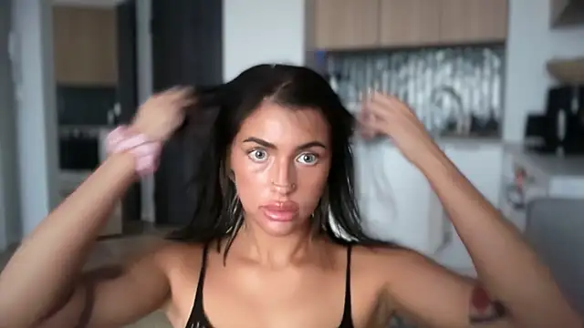 Snapshot of Marakuia054 chatting on November 8, 2025, 10:26 am Marakuia054 online show from November 8, 2025, 10:26 am