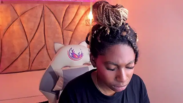 Queen perla  online show from January 19, 2025, 3:10 pm