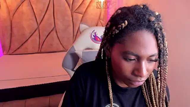 Queen perla  online show from January 19, 2025, 6:21 pm