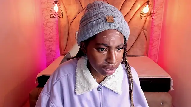 Queen perla  online show from February 16, 2025, 1:38 pm