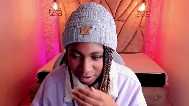 Queen perla  online show from February 16, 2025, 4:42 pm