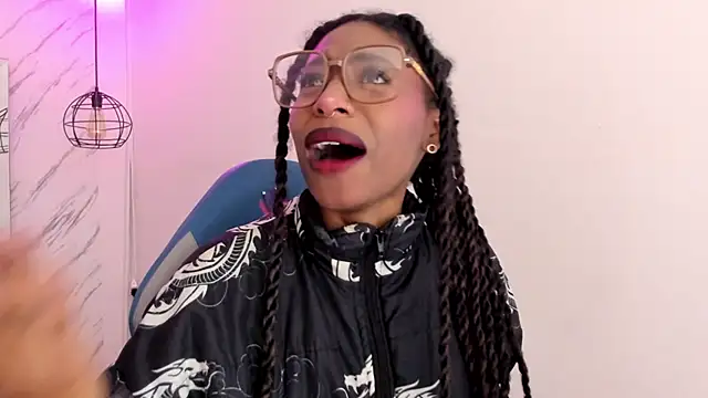 Queen perla  online show from November 7, 2025, 11:54 am