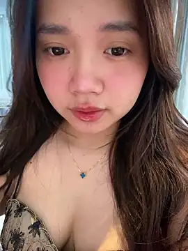 Snapshot of Hotellinh12 chatting on January 16, 2026, 6:39 am Hotellinh12 online show from January 16, 2026, 6:39 am