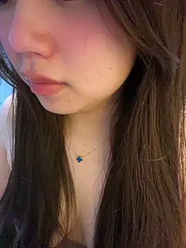 Snapshot of Hotellinh12 chatting on February 3, 2026, 4:34 pm Hotellinh12 online show from February 3, 2026, 4:34 pm