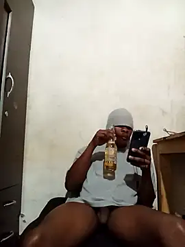 Uncletee112 online show from October 4, 2025, 8:51 pm