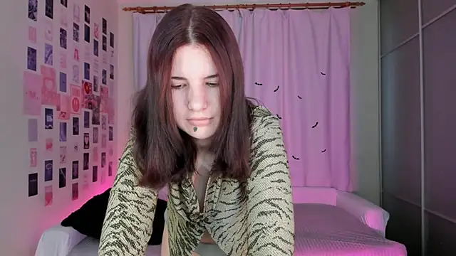 Vanessa Verona online show from October 22, 2025, 5:52 am