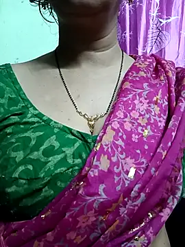 Snapshot of Rosy-B chatting on December 19, 2025, 12:28 am Rosy-B online show from December 19, 2025, 12:28 am