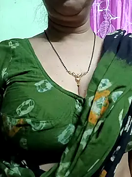 Snapshot of Rosy-B chatting on February 7, 2026, 11:41 pm Rosy-B online show from February 7, 2026, 11:41 pm