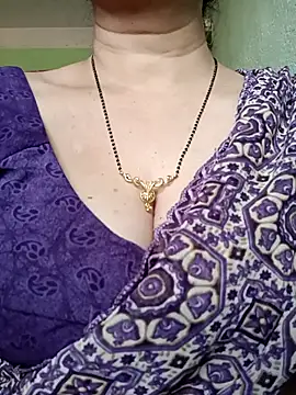 Snapshot of Rosy-B chatting on February 11, 2026, 9:58 am Rosy-B online show from February 11, 2026, 9:58 am